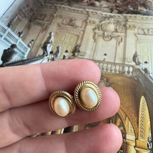 Elegant Gold and Cream Earrings